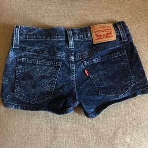 Levi’s denim shorts size 25